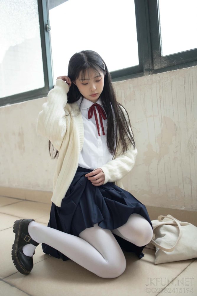 甜美可人的白丝姑娘【127P】J2555-街图社
