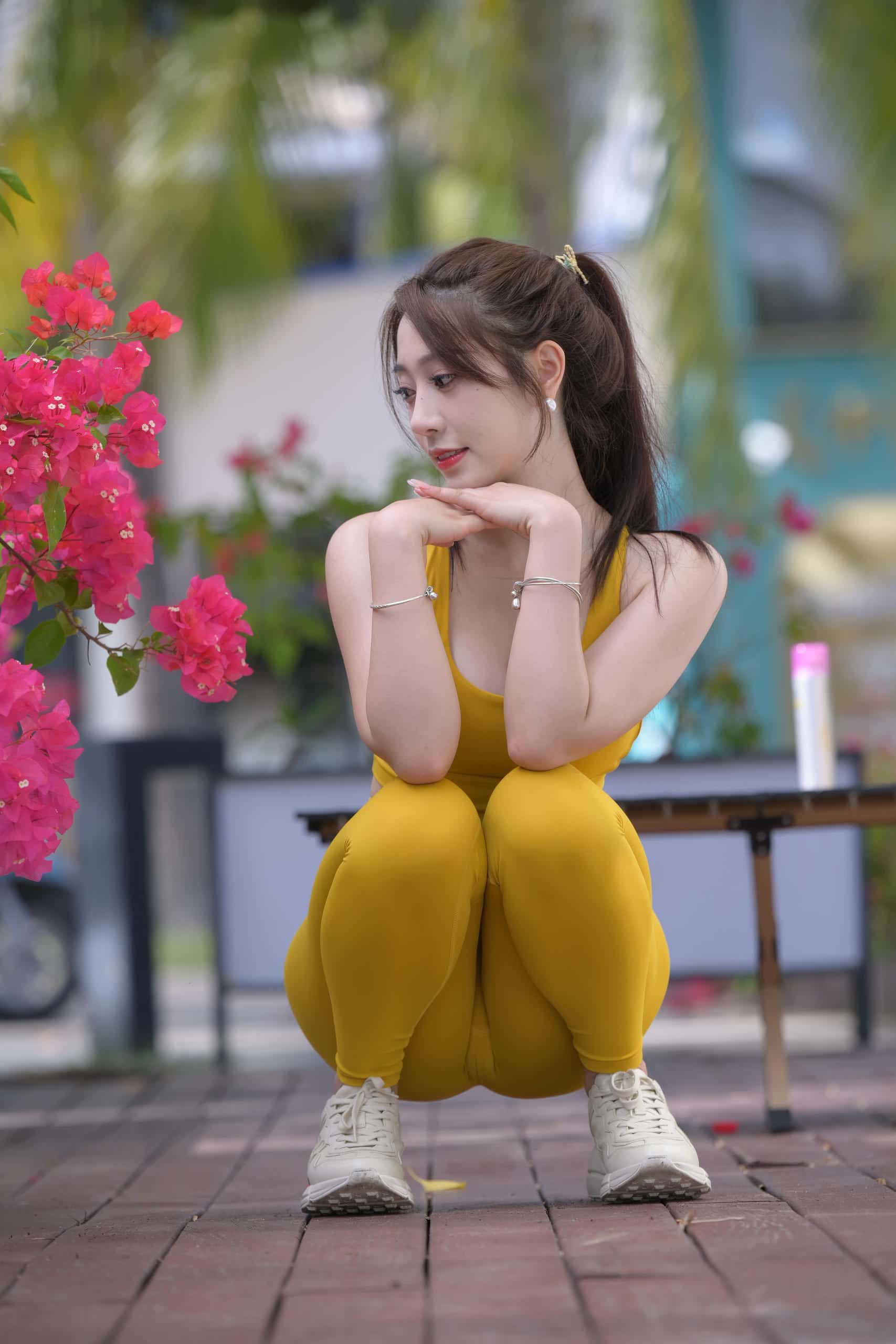 图片[1]-长相甜美的瑜伽裤女孩【695P】DM6305-街图社
