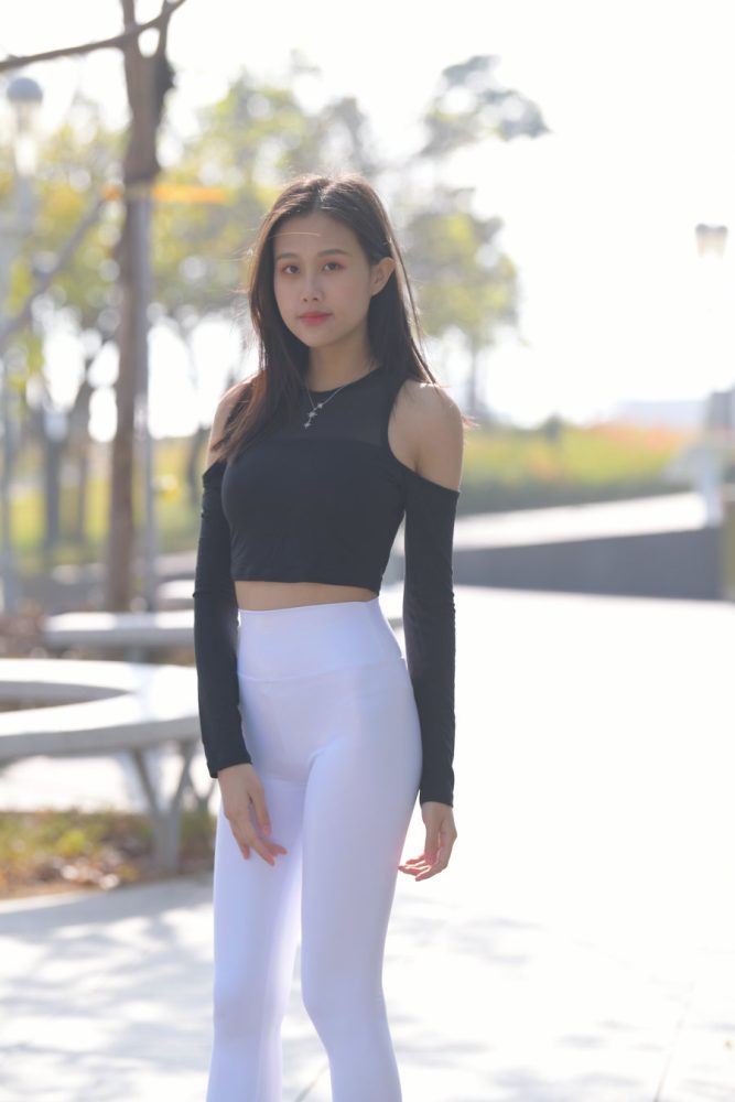 穿紧身白裤的端庄女孩 J1436 674P1V-22.2GB-街图社