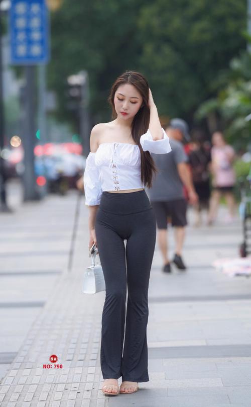 身材非常哇塞的瑜伽裤女孩  J1333 521P6V-21.6GB-街图社