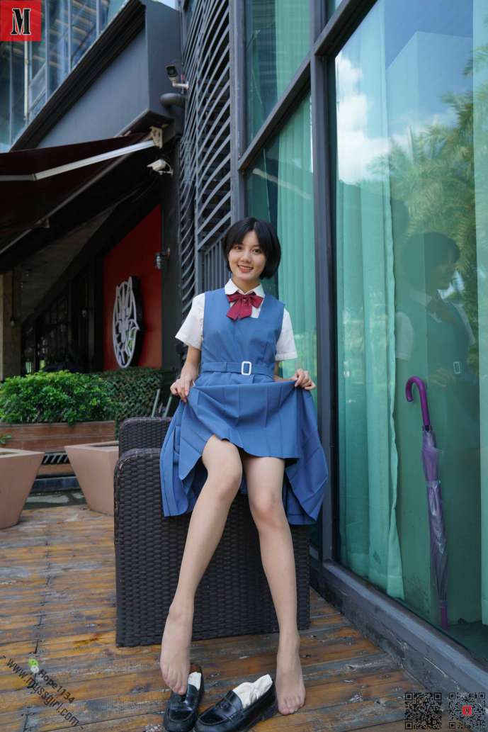 图片[1]-一副学生模样的短发姑娘【112P】20023-街图社