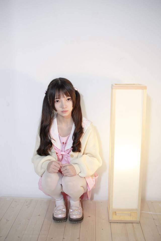图片[2]-好像有什么心事的白丝双马尾女孩【59P】20022-街图社