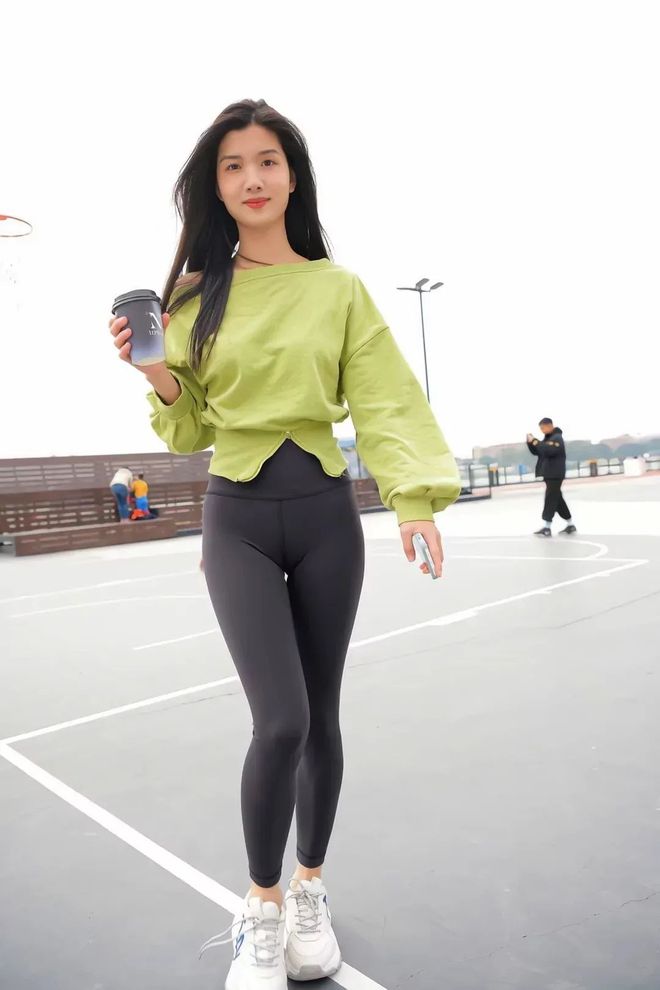 图片[1]-绿色瑜伽裤女孩很开心 J1519 1094P1V-27.6GB-街图社