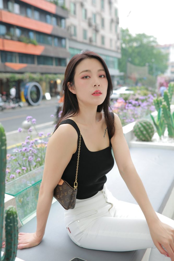 图片[1]-非常漂亮的白色紧身裤女孩J2055 895P2V-24.5GB-街图社