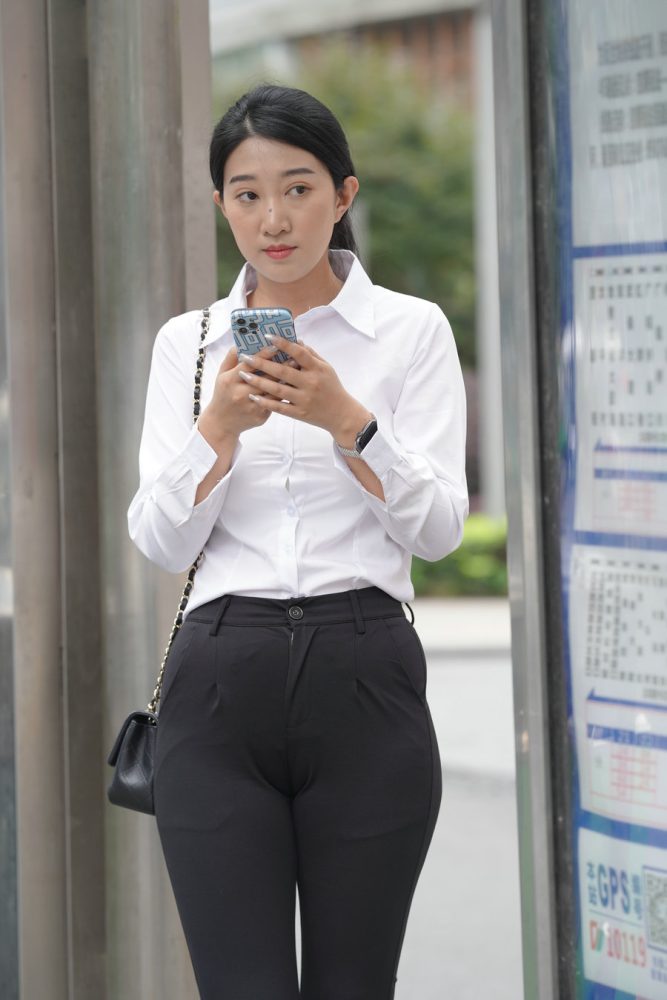 图片[3]-等公交的制服女人J2130 976P2V-29.5GB-街图社