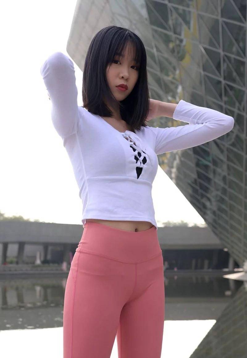 图片[1]-粉色瑜伽裤年轻女孩 J1311 417P17V-14.9GB-街图社