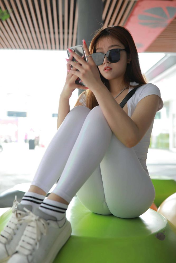 看上去拽拽的瑜伽裤女孩【425P】J1695-街图社