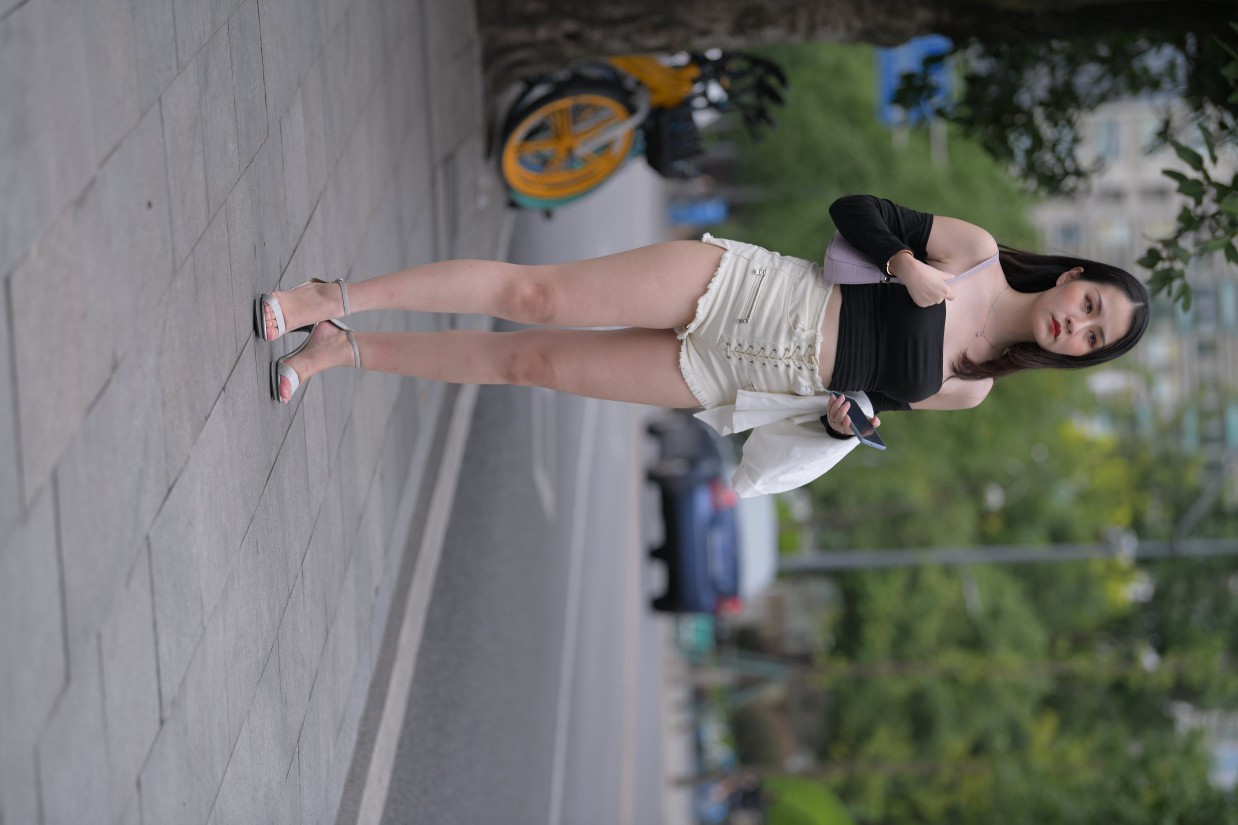 图片[4]-长发飘飘的白色热裤美丽女孩【49P】00029-街图社