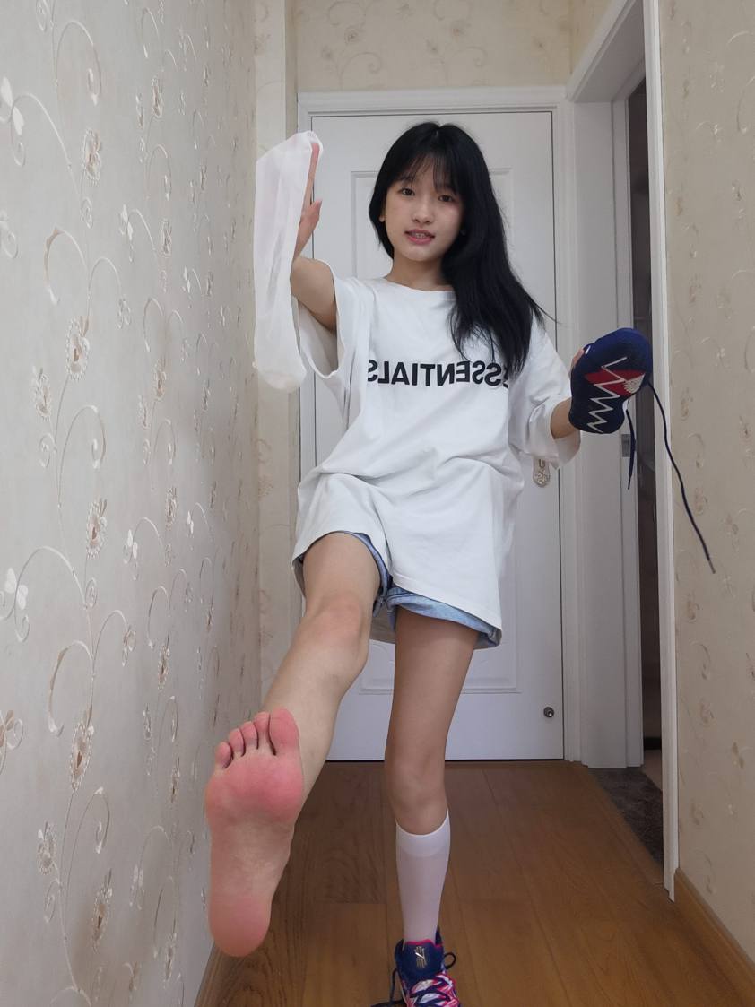 图片[1]-调皮的白袜女孩【149P】20017-街图社