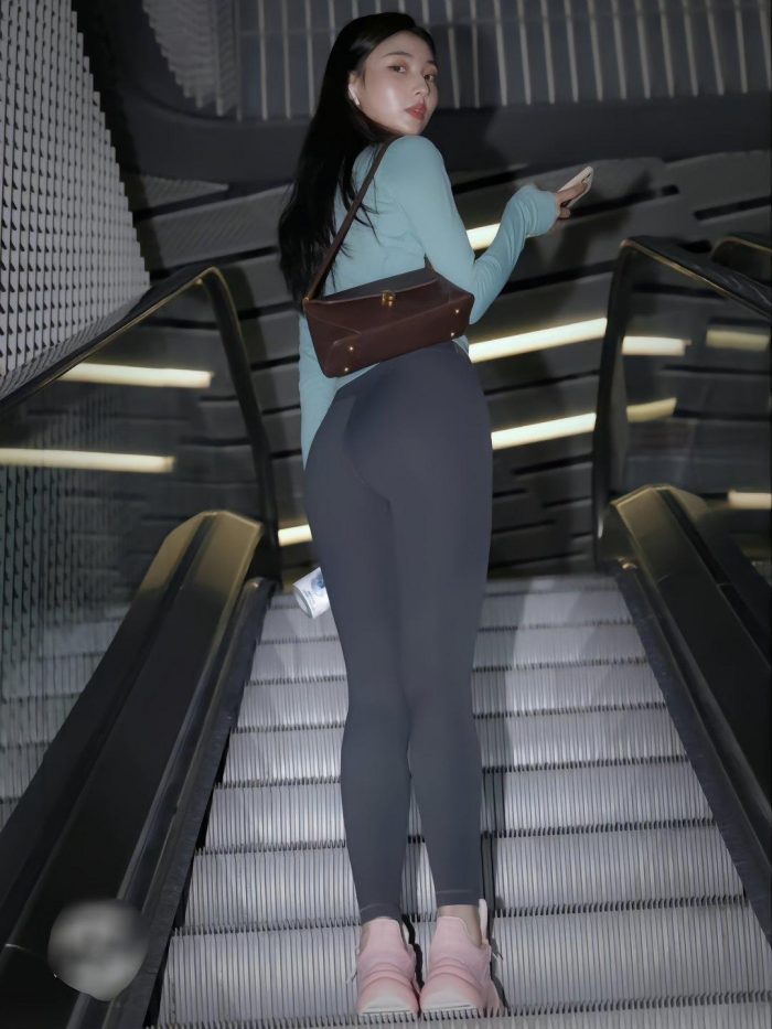 晚上逛商场的瑜伽裤漂亮女孩J2244 225P2V-15.1GB-街图社