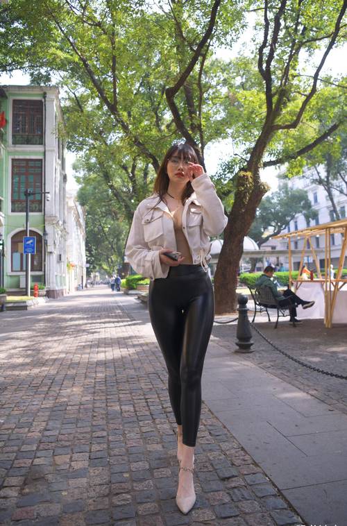 图片[2]-戴眼镜的皮裤女孩 J1473 1046P2V-35.5GB-街图社