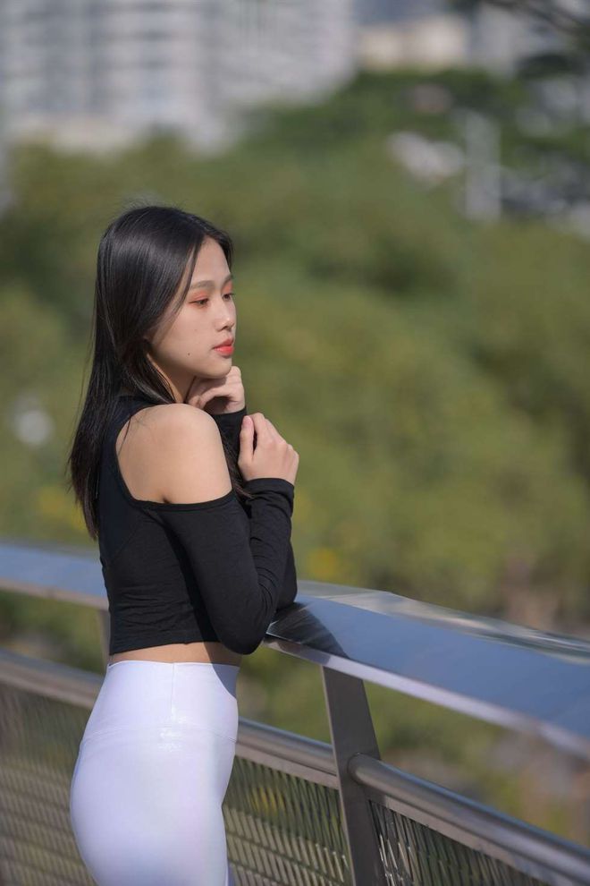图片[4]-穿紧身白裤的端庄女孩 J1436 674P1V-22.2GB-街图社