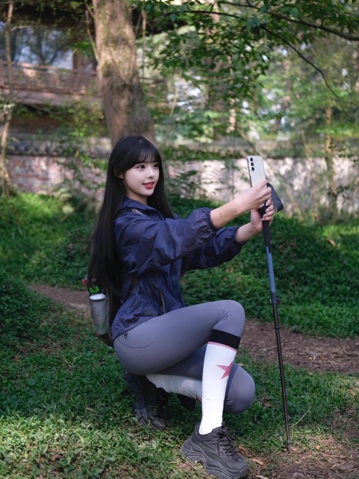 爱爬山的瑜伽裤MM，太甜美了！~-街图社