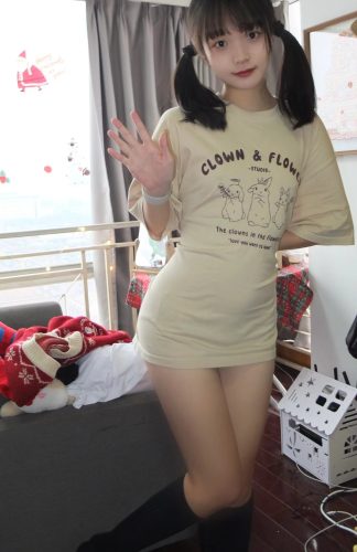 图片[9]-网格丝袜的清纯双马尾小姑娘-街图社