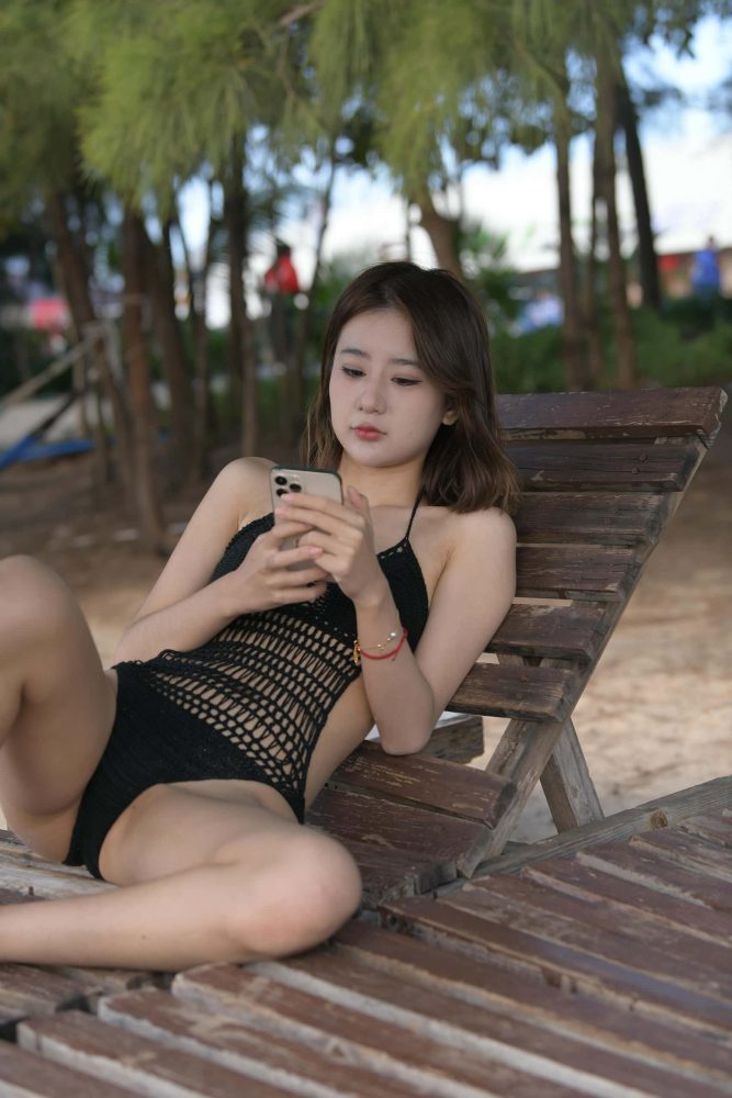 海边度假的黑色泳装少女【445P】QB7080-街图社