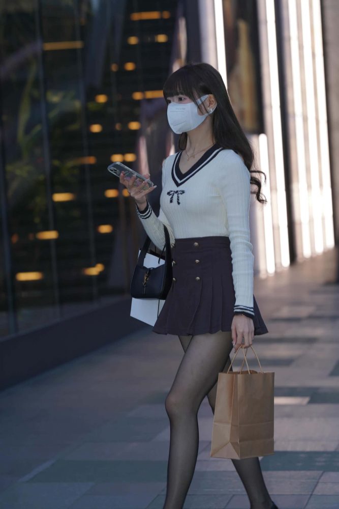 戴口罩的娇小短裙妹子【246P】C6142-街图社