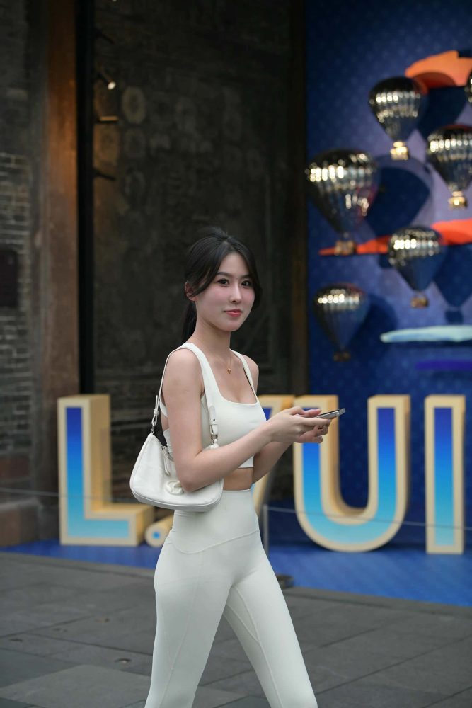 白色瑜伽裤女孩【212P】J8076-街图社