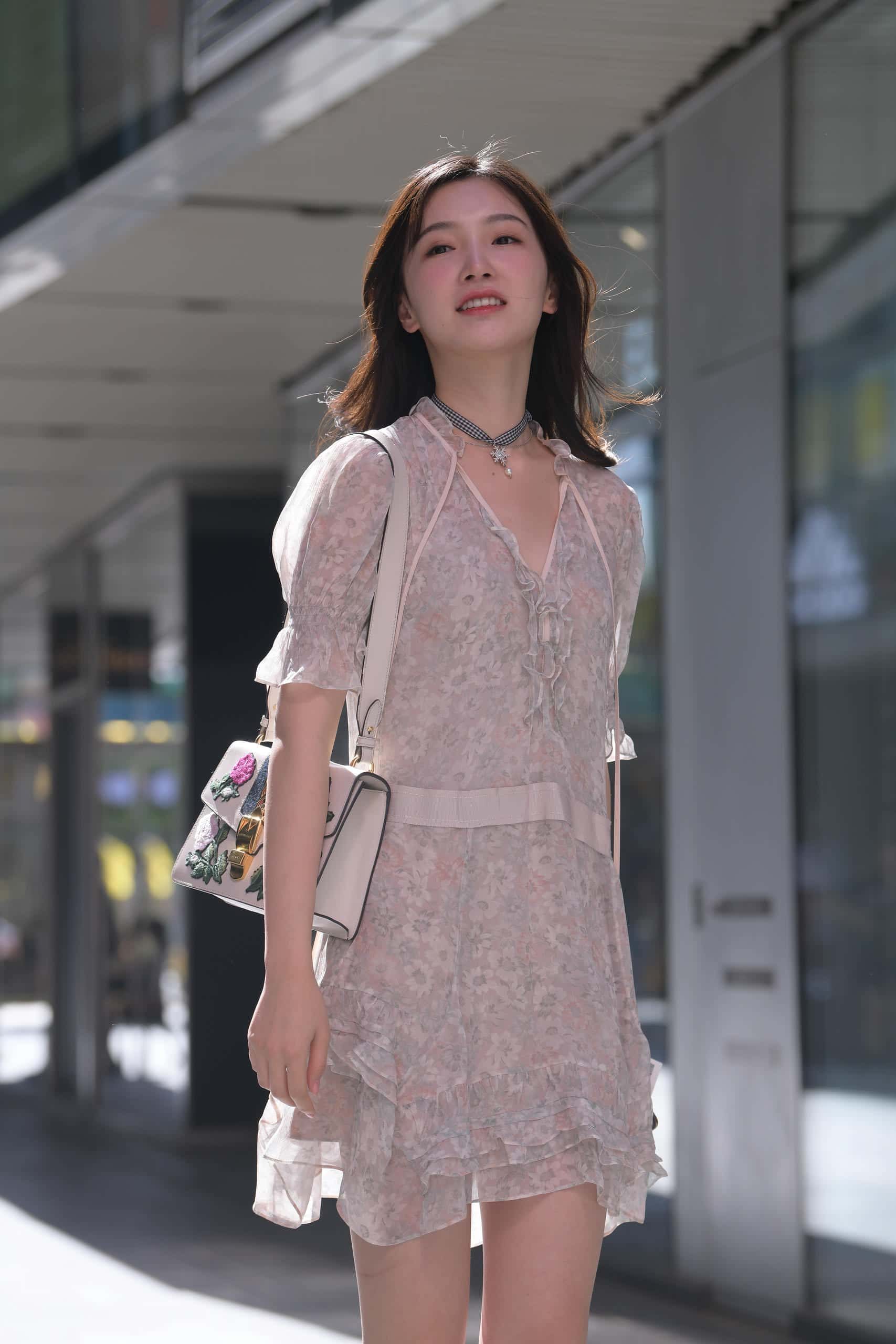 图片[2]-笑容甜美的连衣裙姑娘【24P】J1814-街图社