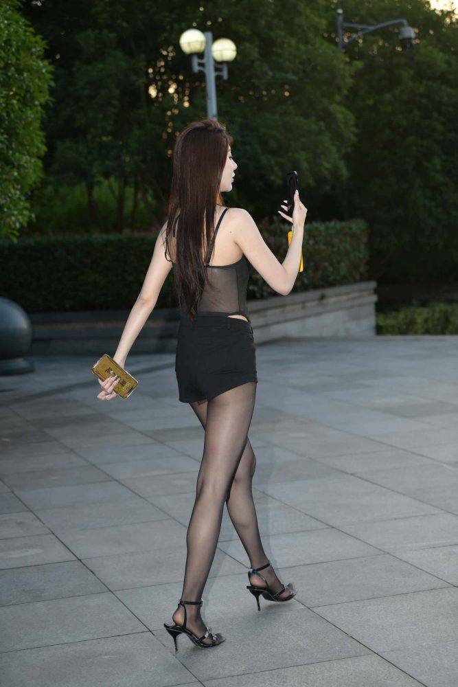 黑丝热裤透色上衣女孩【73P】J7833-街图社