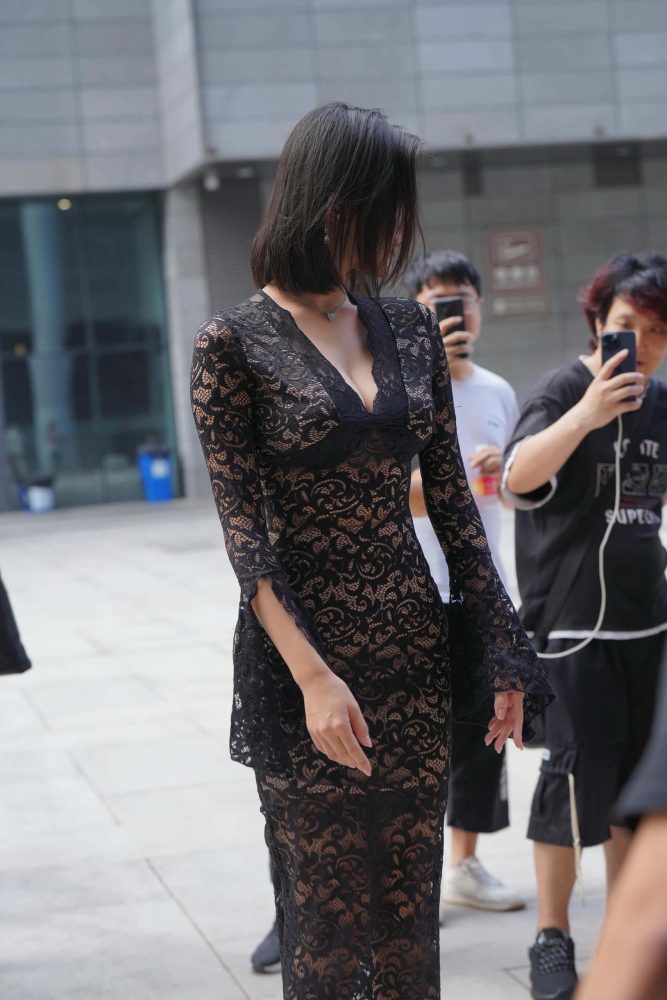 穿黑色透明长裙的姑娘【175P】J8257-街图社