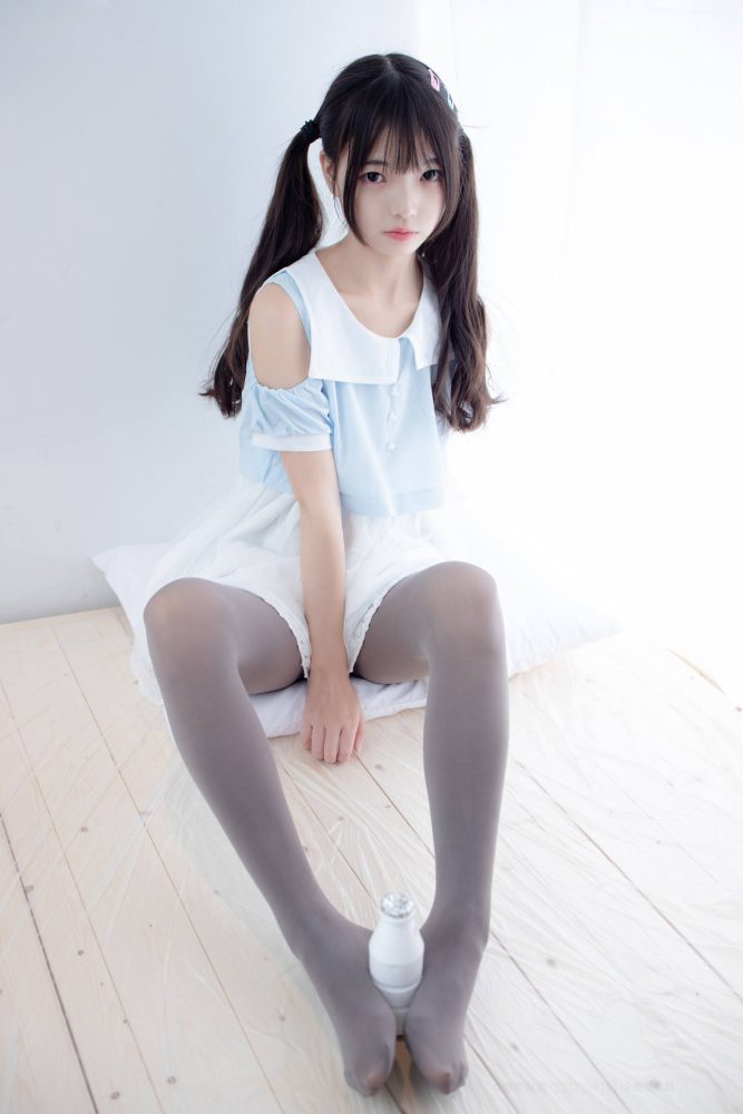超级甜美的灰丝小姑娘【86P】20005-街图社
