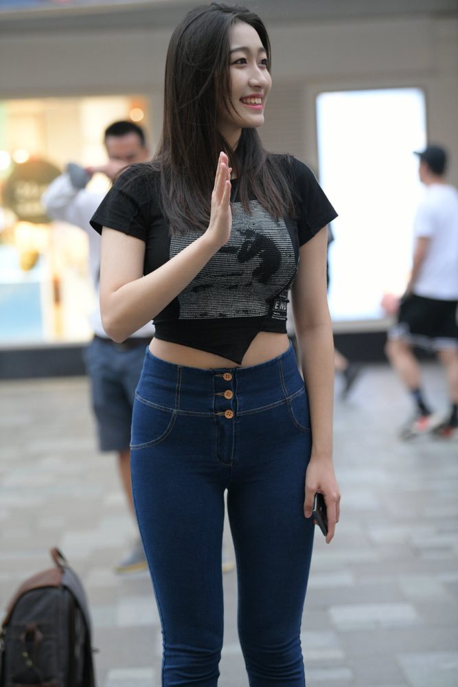紧身牛仔裤女人J2784 240P-6.66GB-街图社