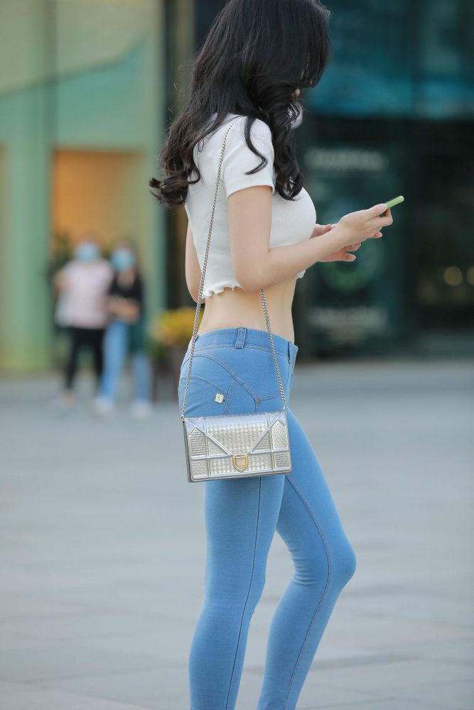 非常漂亮的紧身牛仔裤女孩【114P】J4016-街图社