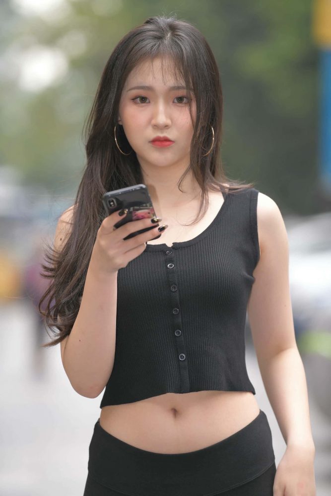 喝奶茶的黑色瑜伽裤长发姑娘【376P】00055-街图社