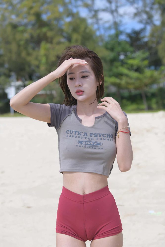 海边尽情玩耍的短发姑娘【784P】P207-街图社